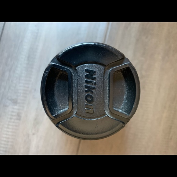 Nikon DX AF-S Nikkor 18-55mm 5.6G VR Lens - Picture 6 of 11